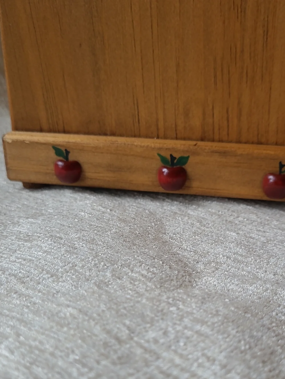 Vintage wood napkin holder featuring WOODEN red apple details and Handpainting.
